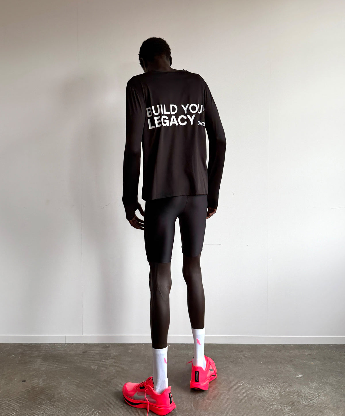 BUILD YOUR LEGACY TRAINING LONGSLEEVE BLACK